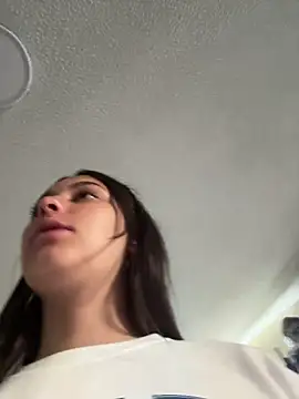 Snapshot of Lucyfer-fire chatting on 04/20/26, 11:24 Lucyfer-fire online show from 04/20/26, 11:24