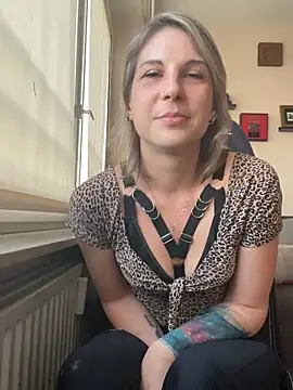 RealLadyDianna online show from 04/21/26, 06:01