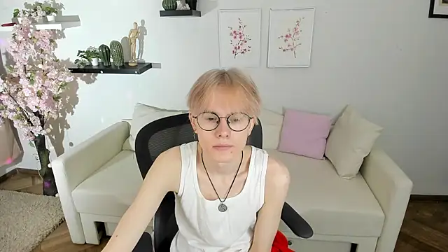 Snapshot of Liam_Blair chatting on 04/14/26, 05:35 Liam Blair online show from 04/14/26, 05:35