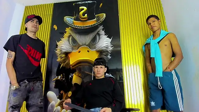 Snapshot of Gang_Members_xxx_ chatting on 04/14/26, 03:56 Gang Members xxx online show from 04/14/26, 03:56