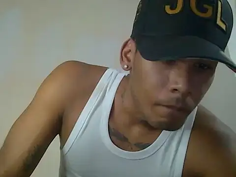 sexy-athletic-guy online show from 04/11/26, 01:21