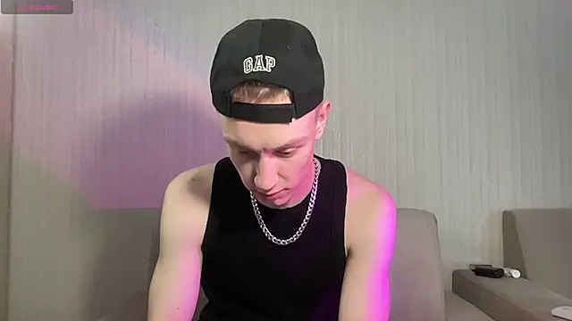 Travis Gracile online show from 04/24/26, 09:34