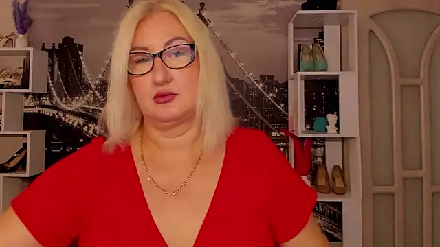 Snapshot of DianaFrances chatting on 06/06/26, 12:32 DianaFrances online show from 06/06/26, 12:32