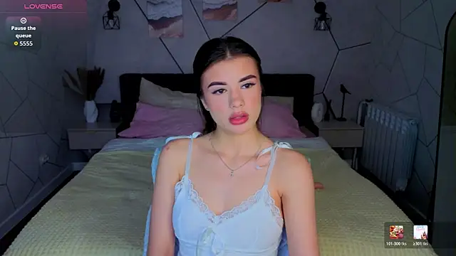 Snapshot of Alisha_Blakee chatting on 06/18/26, 04:55 Alisha Blakee online show from 06/18/26, 04:55