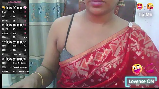 Snapshot of zareen_approach chatting on 07/18/26, 05:39 zareen approach online show from 07/18/26, 05:39
