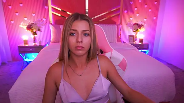 DoveLovee online show from 07/06/26, 03:03