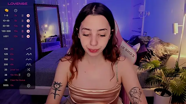 Snapshot of CharliGrace_ chatting on 06/19/26, 07:45 CharliGrace online show from 06/19/26, 07:45