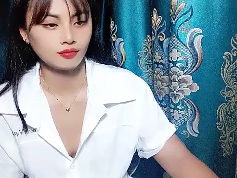 Snapshot of Bella86 chatting on 04/10/26, 06:45 Bella86 online show from 04/10/26, 06:45