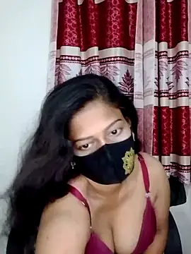 Snapshot of black-woman chatting on 04/16/26, 10:01 black-woman online show from 04/16/26, 10:01