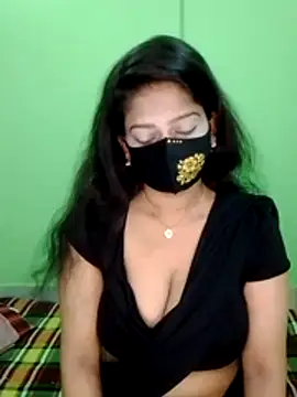 Snapshot of black-woman chatting on 04/26/26, 02:26 black-woman online show from 04/26/26, 02:26
