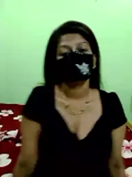 Snapshot of black-woman chatting on 05/14/26, 05:31 black-woman online show from 05/14/26, 05:31