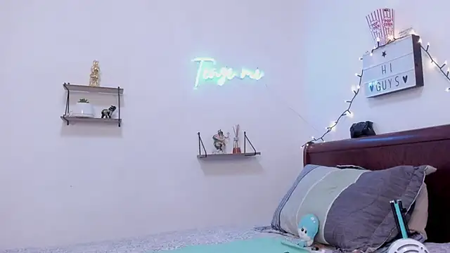 Snapshot of PipeAfterNight chatting on 04/14/26, 05:57 PipeAfterNight online show from 04/14/26, 05:57