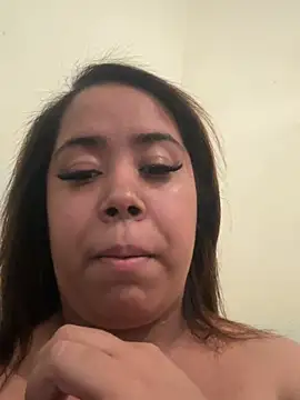 Snapshot of Tainesilva chatting on 04/18/26, 01:37 Tainesilva online show from 04/18/26, 01:37