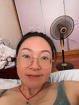 Snapshot of H-202604 chatting on 07/08/26, 06:07 H-202604 online show from 07/08/26, 06:07