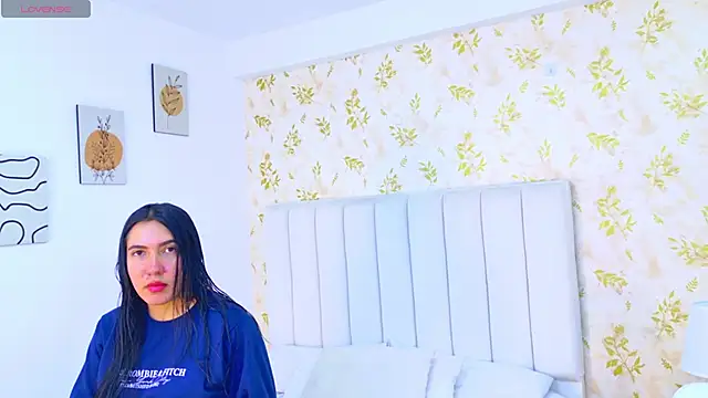 Lia Honey online show from 04/17/26, 12:08