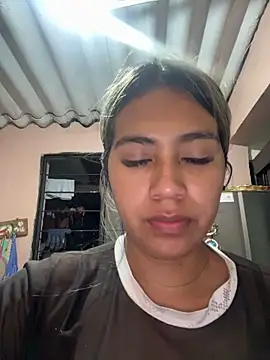 Snapshot of Kimmiebellarie chatting on 06/20/26, 02:47 Kimmiebellarie online show from 06/20/26, 02:47