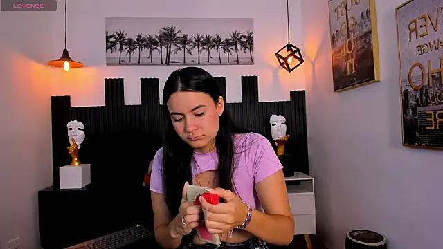 rosaleia  online show from 04/15/26, 08:20