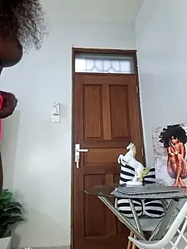 Snapshot of Sexxy_Babe2 chatting on 06/16/26, 06:49 Sexxy Babe2 online show from 06/16/26, 06:49