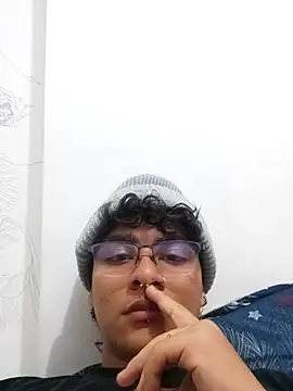Snapshot of xhecho_uzumaki chatting on 04/22/26, 03:31 xhecho uzumaki online show from 04/22/26, 03:31