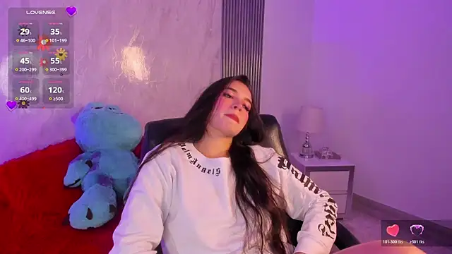 IsabellaDubois  online show from 04/17/26, 12:41