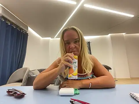 parisheliton online show from 04/14/26, 05:46