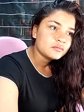 Snapshot of Sienna_Fox69 chatting on 04/11/26, 01:59 Sienna Fox69 online show from 04/11/26, 01:59