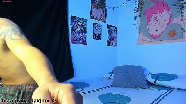 Snapshot of JaxJinx chatting on 05/25/26, 02:17 JaxJinx online show from 05/25/26, 02:17