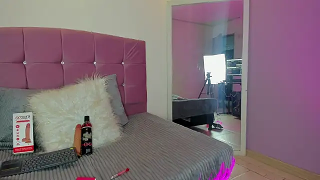 Flor pink online show from 05/27/26, 03:36