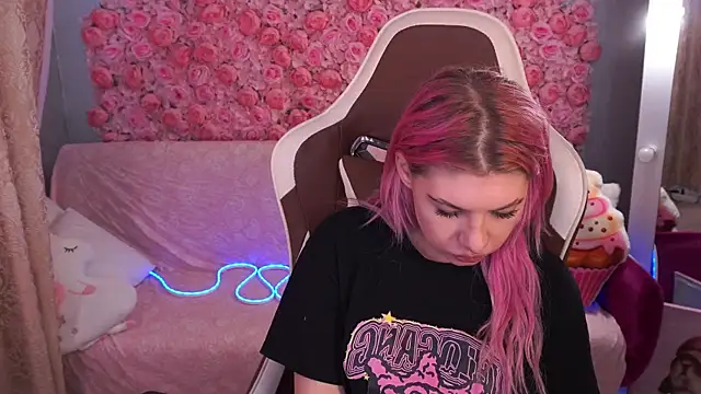 PinkyTrix online show from 05/30/26, 12:35