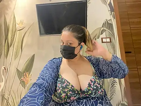 Snapshot of kavyasingh36 chatting on 05/16/26, 12:18 kavyasingh36 online show from 05/16/26, 12:18