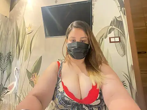 Snapshot of kavyasingh36 chatting on 05/25/26, 10:43 kavyasingh36 online show from 05/25/26, 10:43