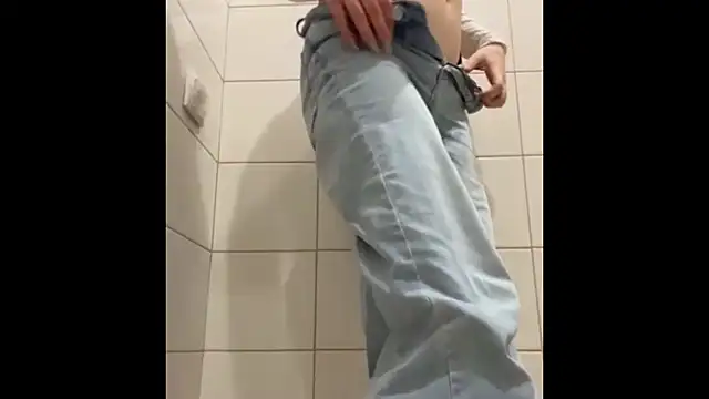 messybun28 online show from 04/12/26, 02:00