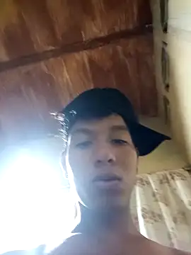 Snapshot of Esneider_boy chatting on 04/13/26, 04:29 Esneider boy online show from 04/13/26, 04:29