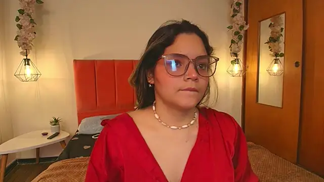 Snapshot of Shadya_ chatting on 05/15/26, 03:24 Shadya online show from 05/15/26, 03:24