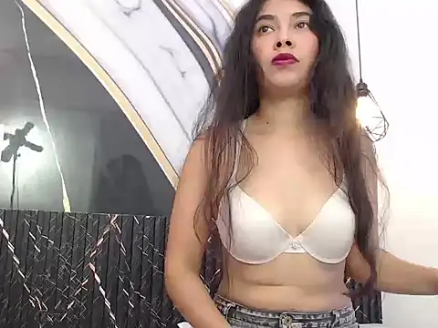 Snapshot of Vanessa_Lune chatting on 04/30/26, 12:44 Vanessa Lune online show from 04/30/26, 12:44