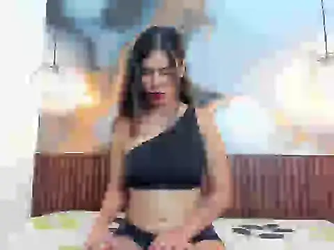 Snapshot of Vanessa_Lune chatting on 05/09/26, 01:05 Vanessa Lune online show from 05/09/26, 01:05