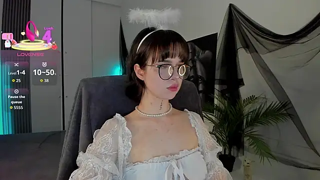 Snapshot of RisoSweet chatting on 05/26/26, 08:27 RisoSweet online show from 05/26/26, 08:27