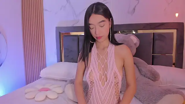 Iam Milly  online show from 04/27/26, 10:08
