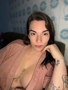 Snapshot of alicemeb chatting on 04/28/26, 03:55 alicemeb online show from 04/28/26, 03:55