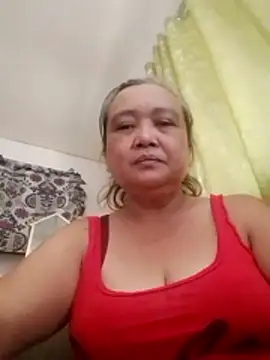 Snapshot of jeanyummytits chatting on 06/04/26, 03:45 jeanyummytits online show from 06/04/26, 03:45