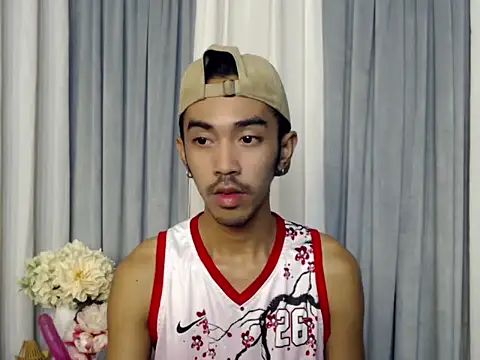 Snapshot of crocodale chatting on 04/12/26, 02:44 crocodale online show from 04/12/26, 02:44