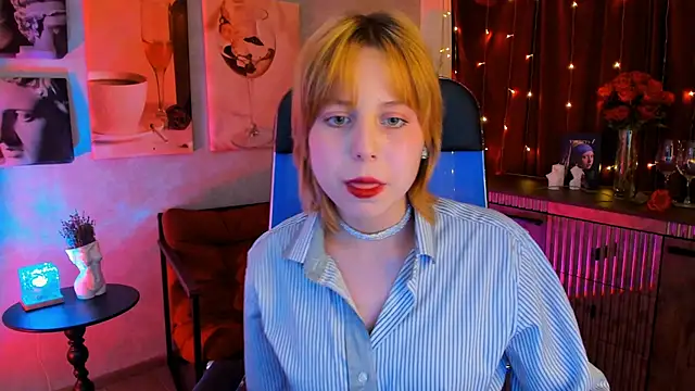 VivienneHebert online show from 04/18/26, 02:32