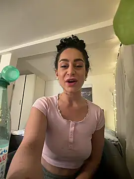 CurlyRouge online show from 04/29/26, 11:00