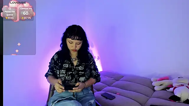 Ishaan 07 online show from 04/27/26, 07:34