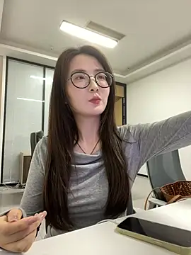 Snapshot of Taosi11 chatting on 04/27/26, 06:44 Taosi11 online show from 04/27/26, 06:44