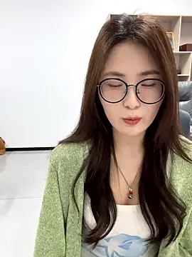Snapshot of Taosi11 chatting on 05/13/26, 06:33 Taosi11 online show from 05/13/26, 06:33