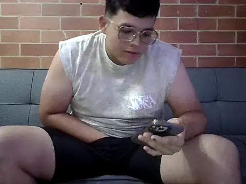 Snapshot of steef0_ chatting on 04/14/26, 05:24 steef0 online show from 04/14/26, 05:24