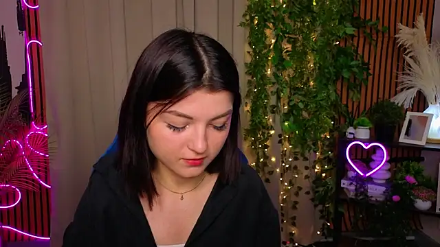 RuthRobinson online show from 04/18/26, 01:48