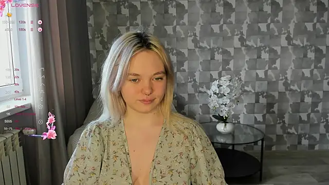 Anna Delon online show from 04/23/26, 12:29