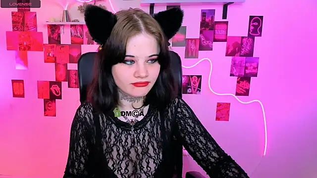 Snapshot of nikki_kiss_ chatting on 05/27/26, 09:17 nikki kiss online show from 05/27/26, 09:17